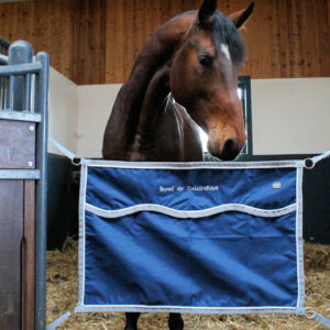 Porte de box avec broderie personnalisée