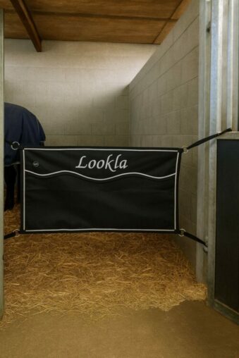 Porte de box avec broderie personnalisée – Image 3